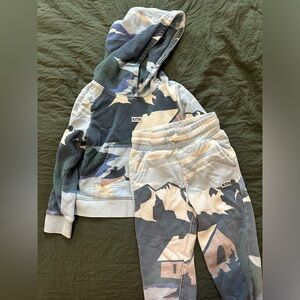 KITH SWEATSUIT SIZE 2